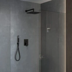 Kronenbach Quara 2.0 Black Handbrausegarnitur Mit Wandanschlussbogen -DuschWelt Geschaft hersteller kronenbach brauseprogramm brausesets supra 2 4787093