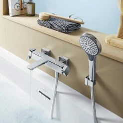 Villeroy & Boch Universal Showers Handbrausehalter Eckig